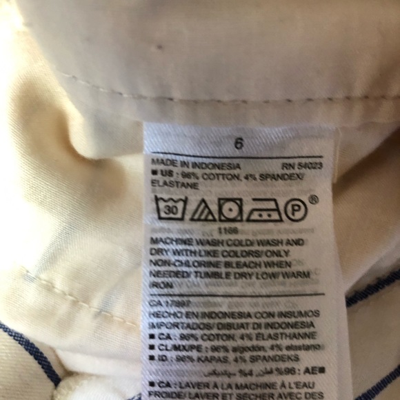 Old Navy High-Rise Chino Shorts. Natural Color w/ Blue Stripes. Size 6 - Picture 5 of 7